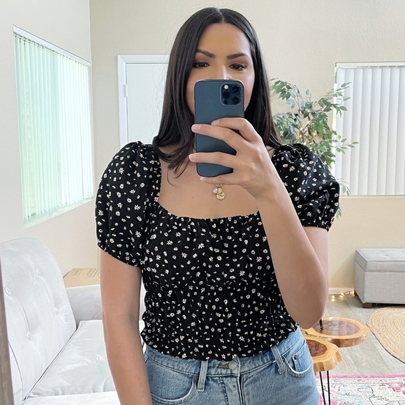 Eloide daisy print milkmaid top with puff sleeves - Picture 5 of 5